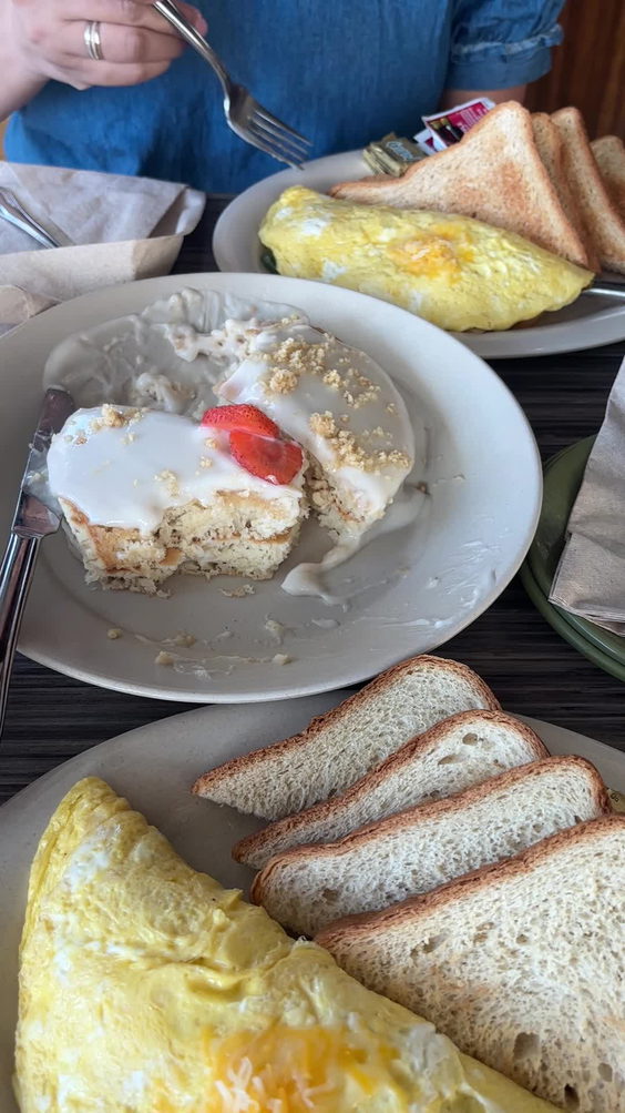 Highway Inn Kaka'ako