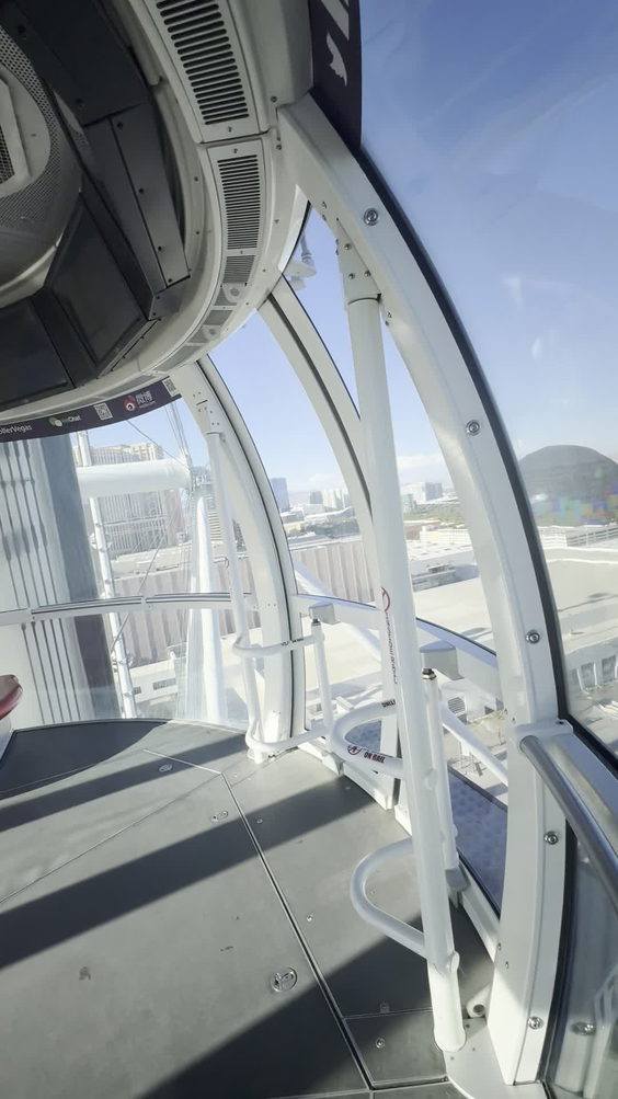 High Roller Ferris wheel