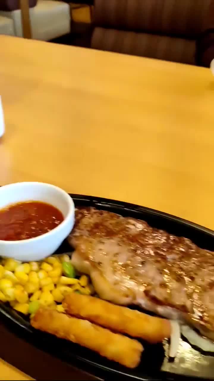 Gusto (ガスト 刈谷店)