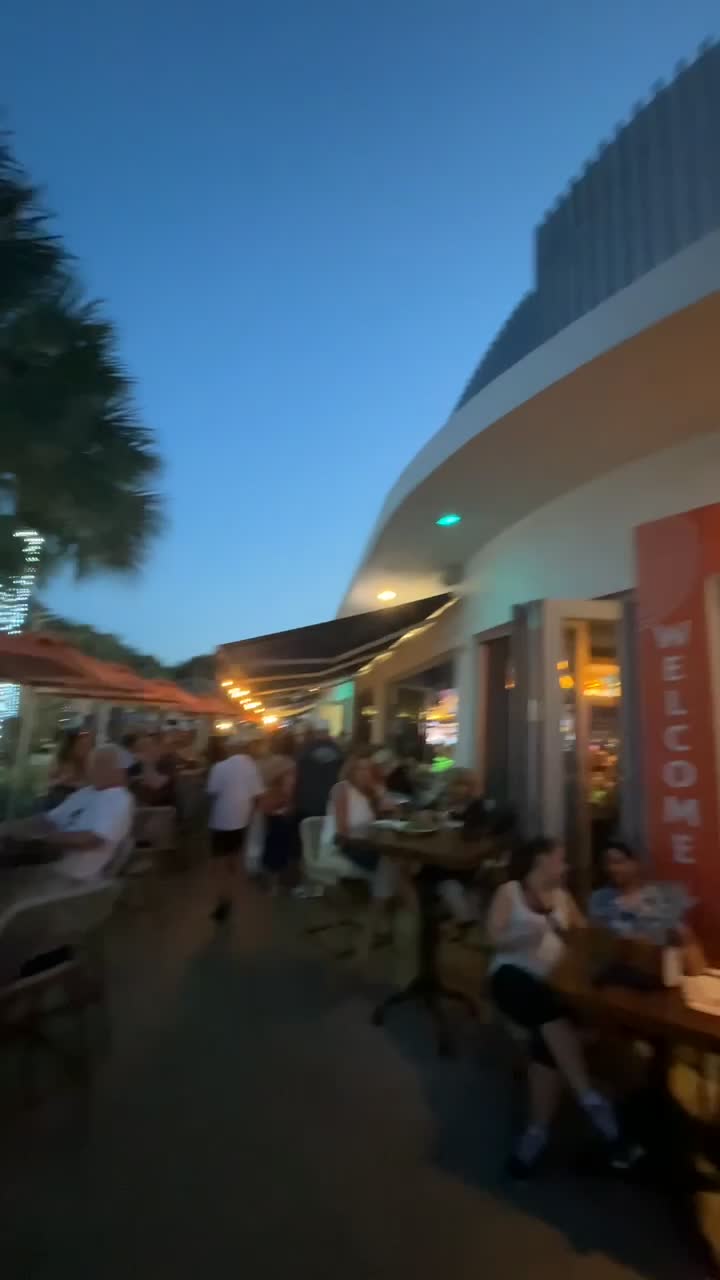 Harat’s By The Sea