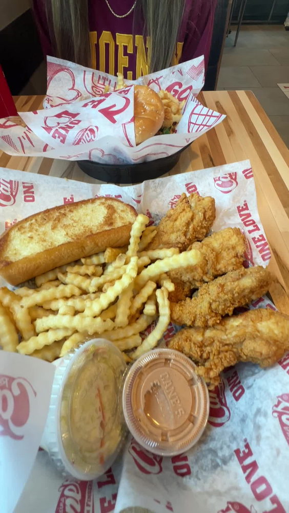 Raising Cane’s Chicken Fingers 