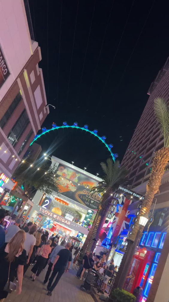 The LINQ Promenade