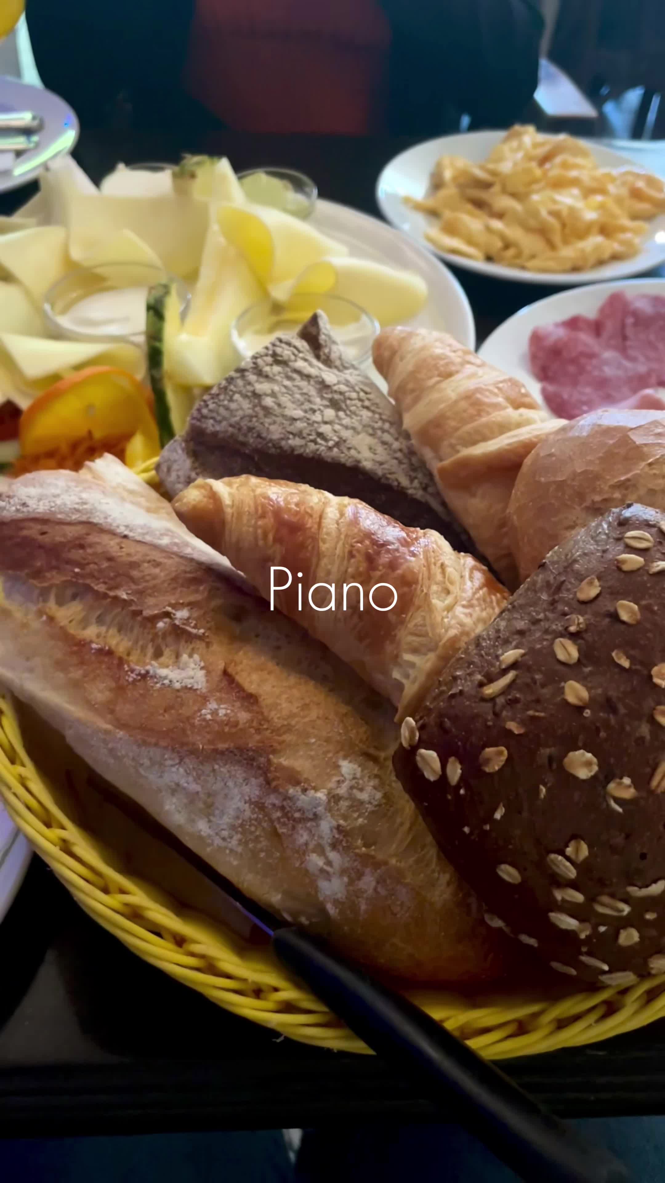 Cafe Piano