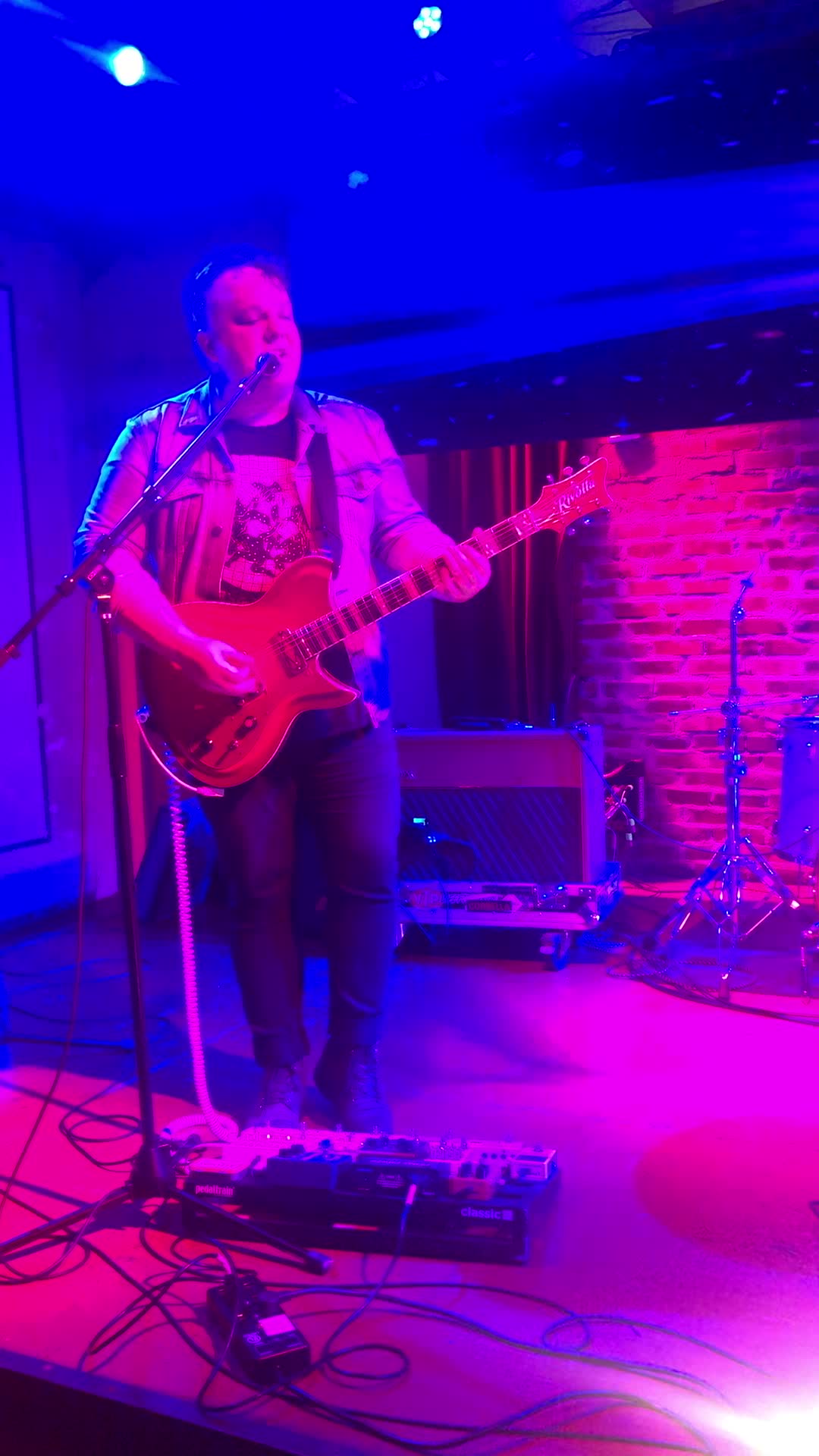 Video review of Comet Ping Pong