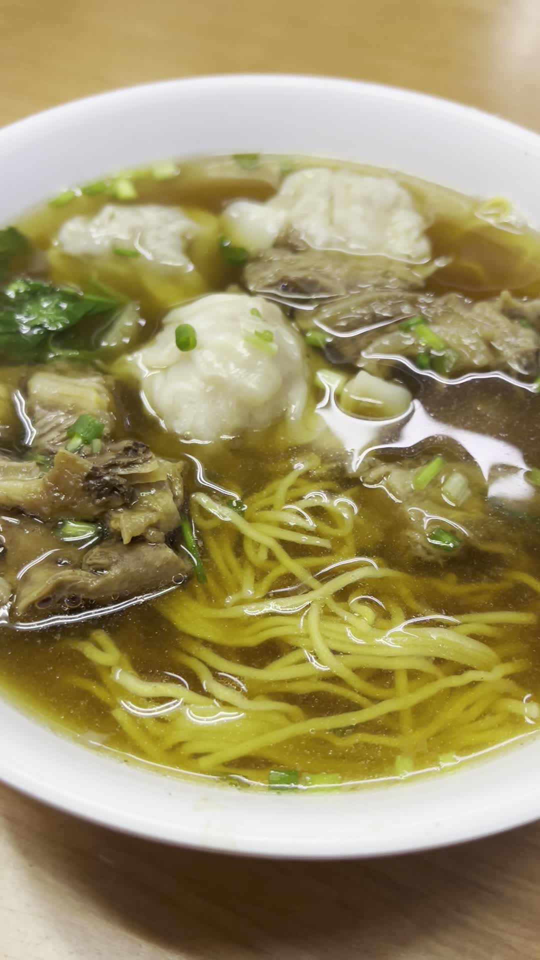 Video review of Wai Ying Fastfood (嶸嶸小食館)