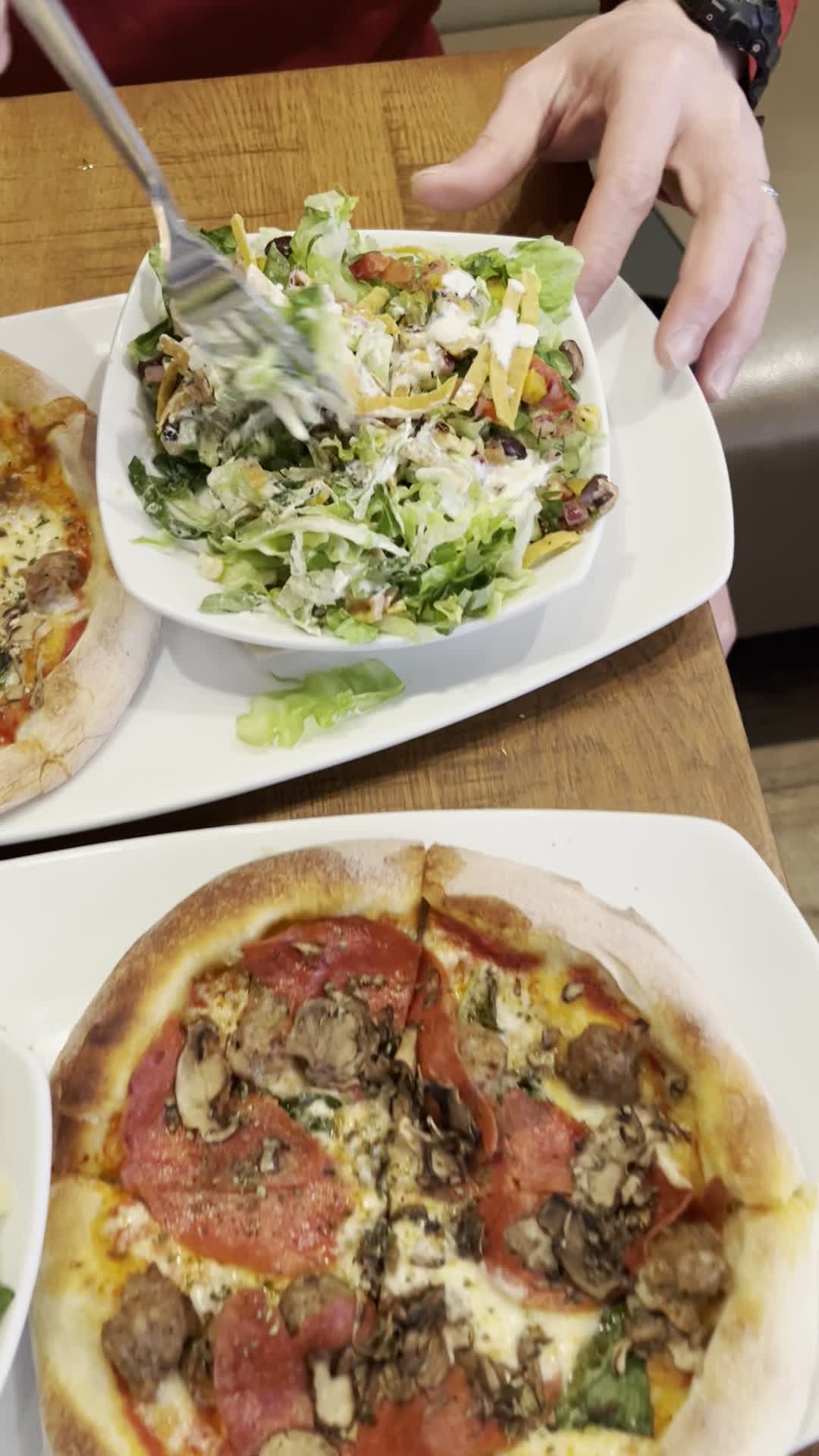 Video review of California Pizza Kitchen