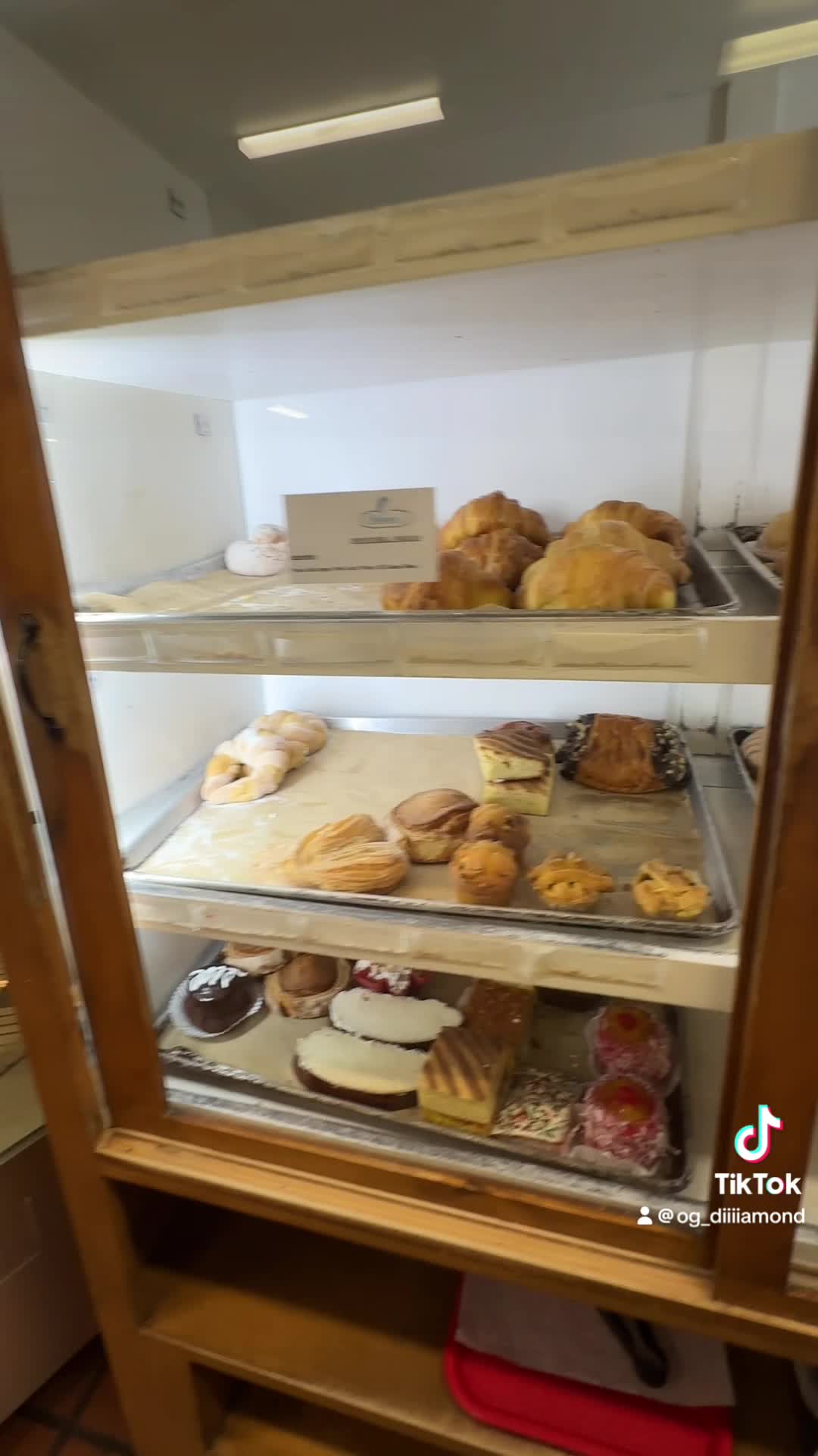 Video review of Diana's La Bonita Restaurant & Deli