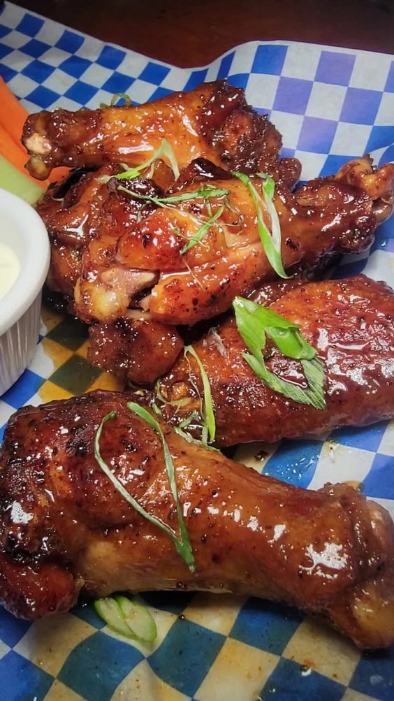 M's Tavern