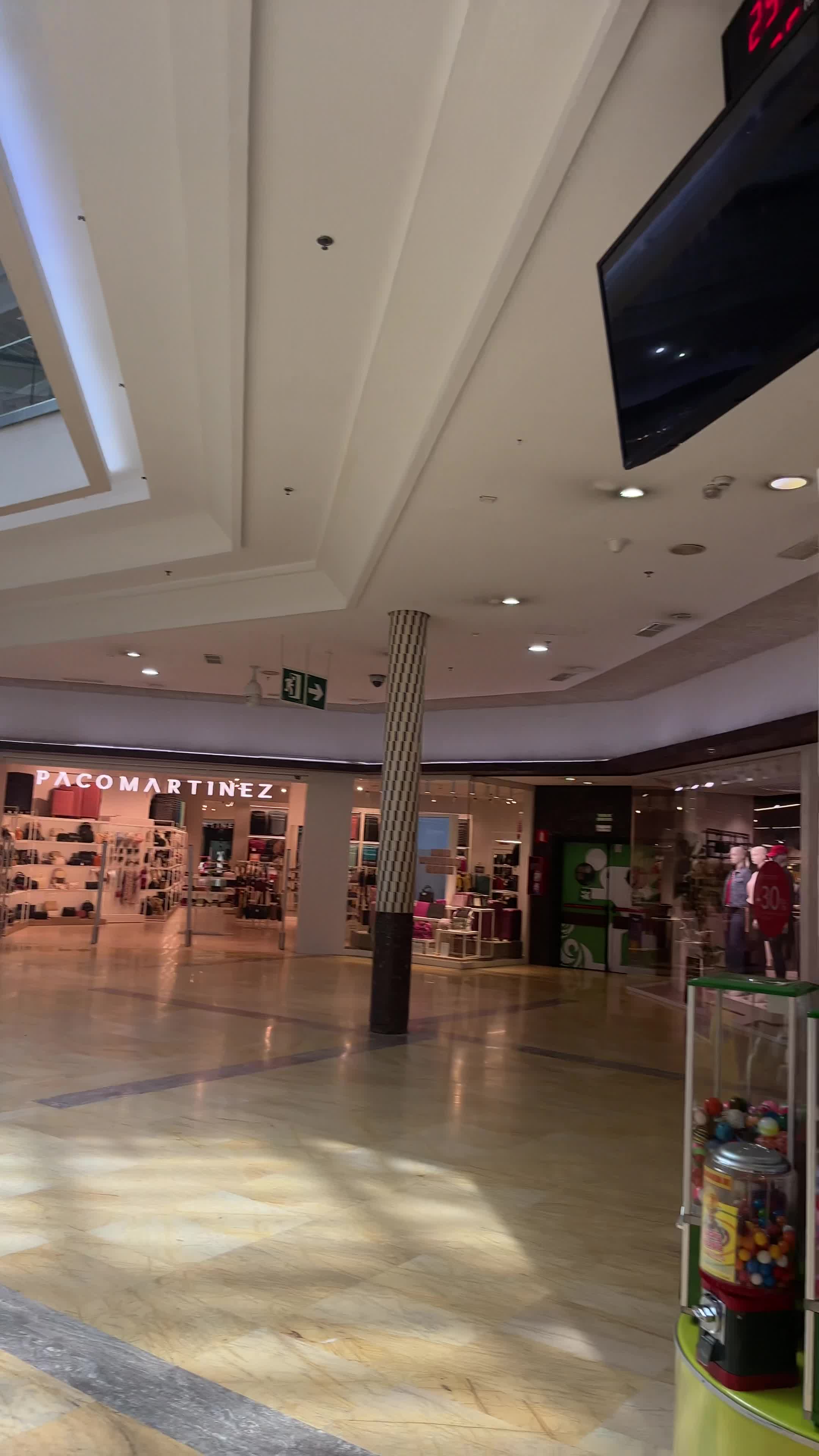 Centro Comercial Carrefour Alameda