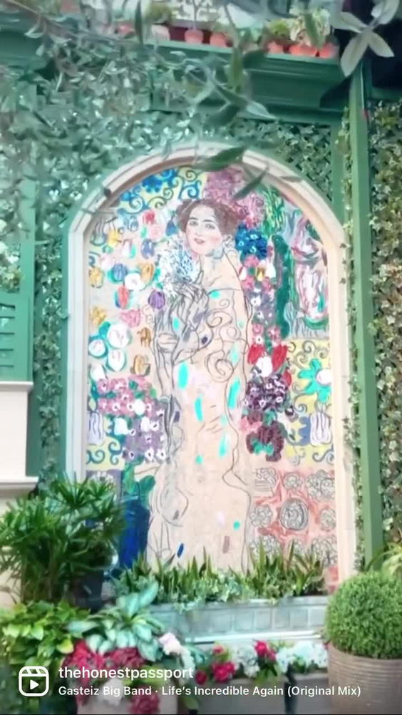 THE GARDEN ROOM