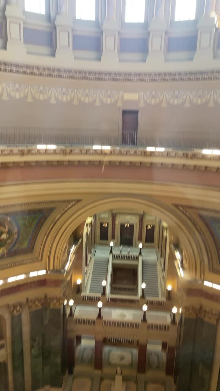 Video review of Capitol Square