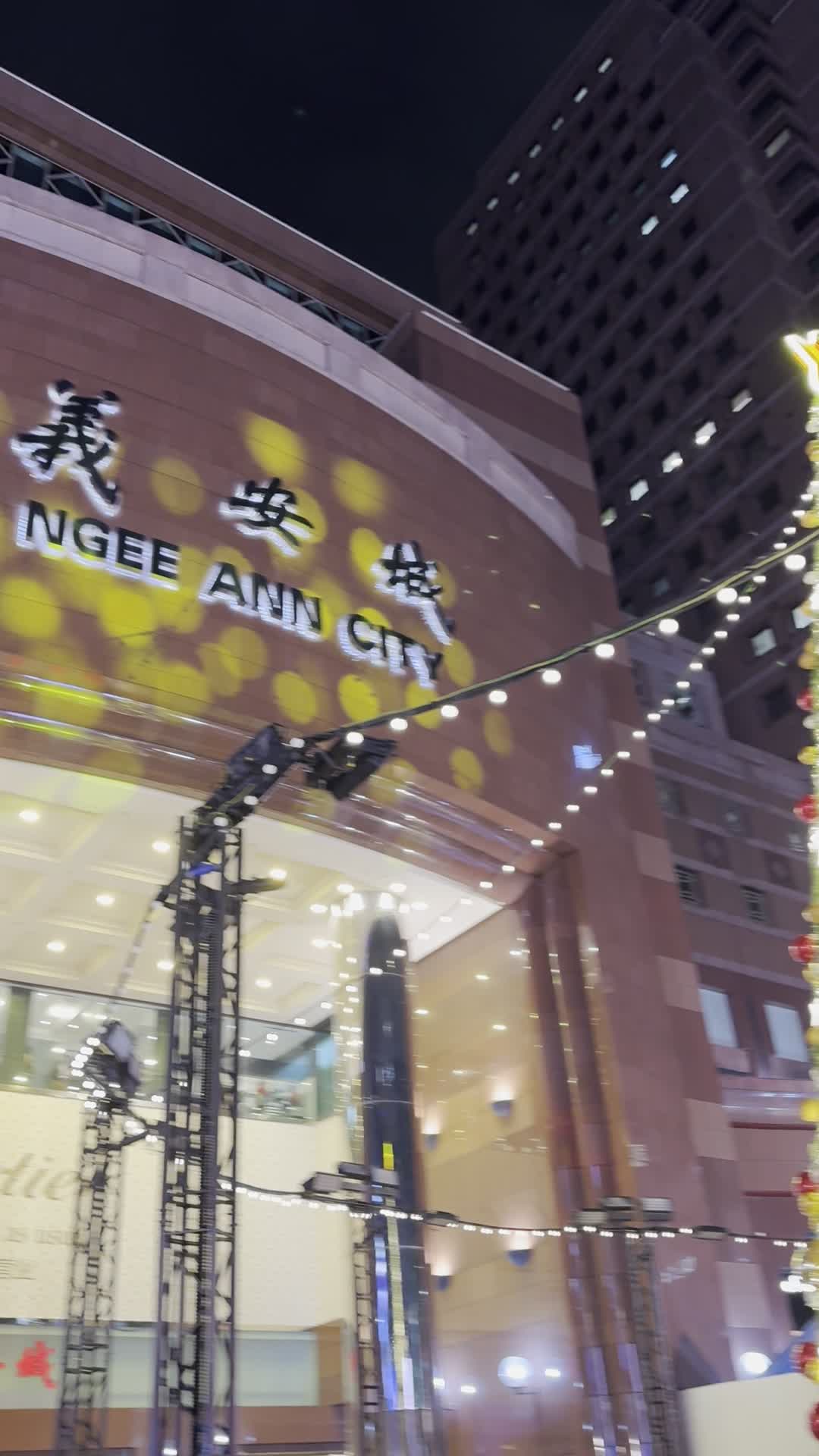 Video review of Takashimaya S.C.