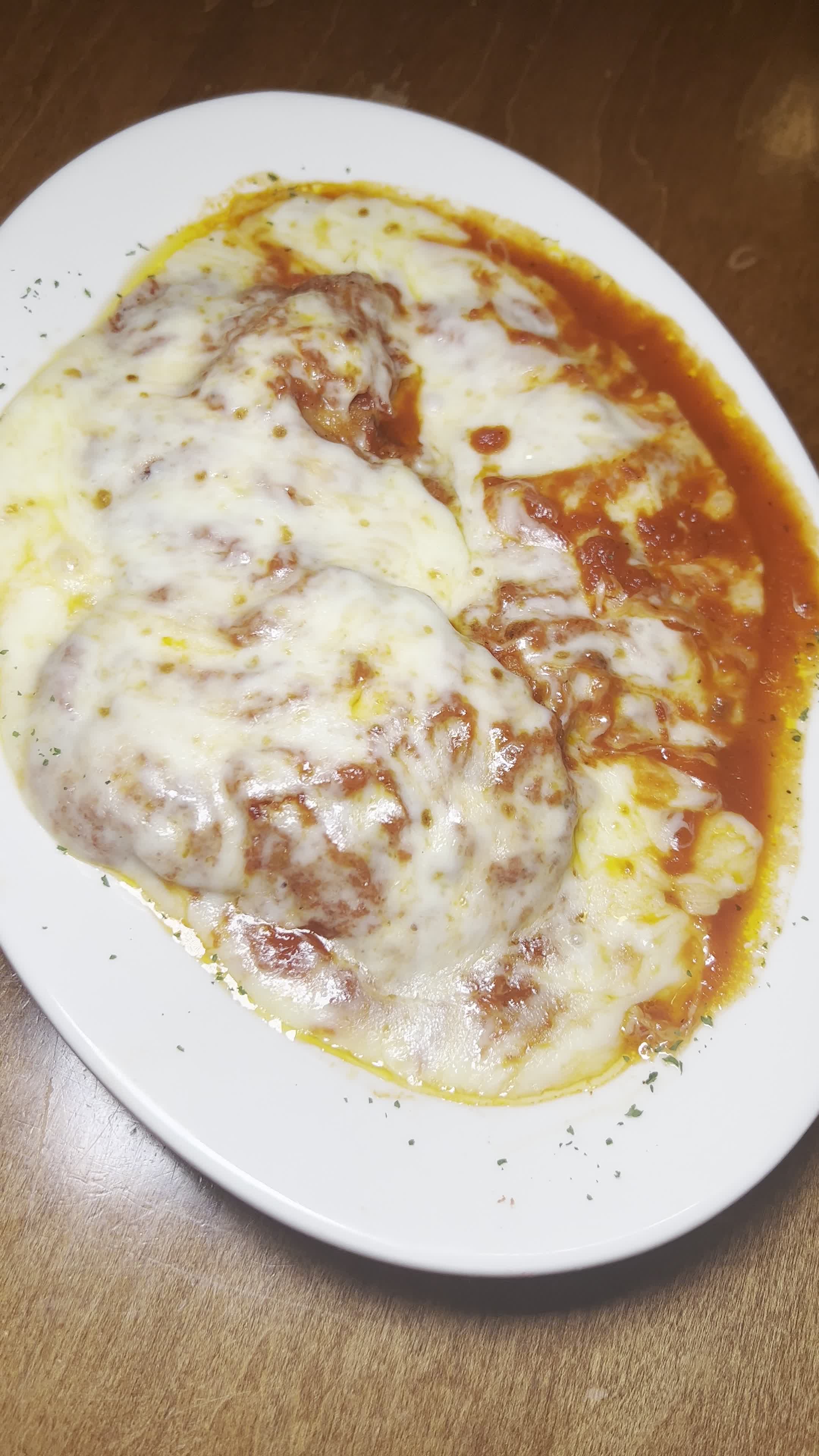 Video review of Lia's Pizzeria