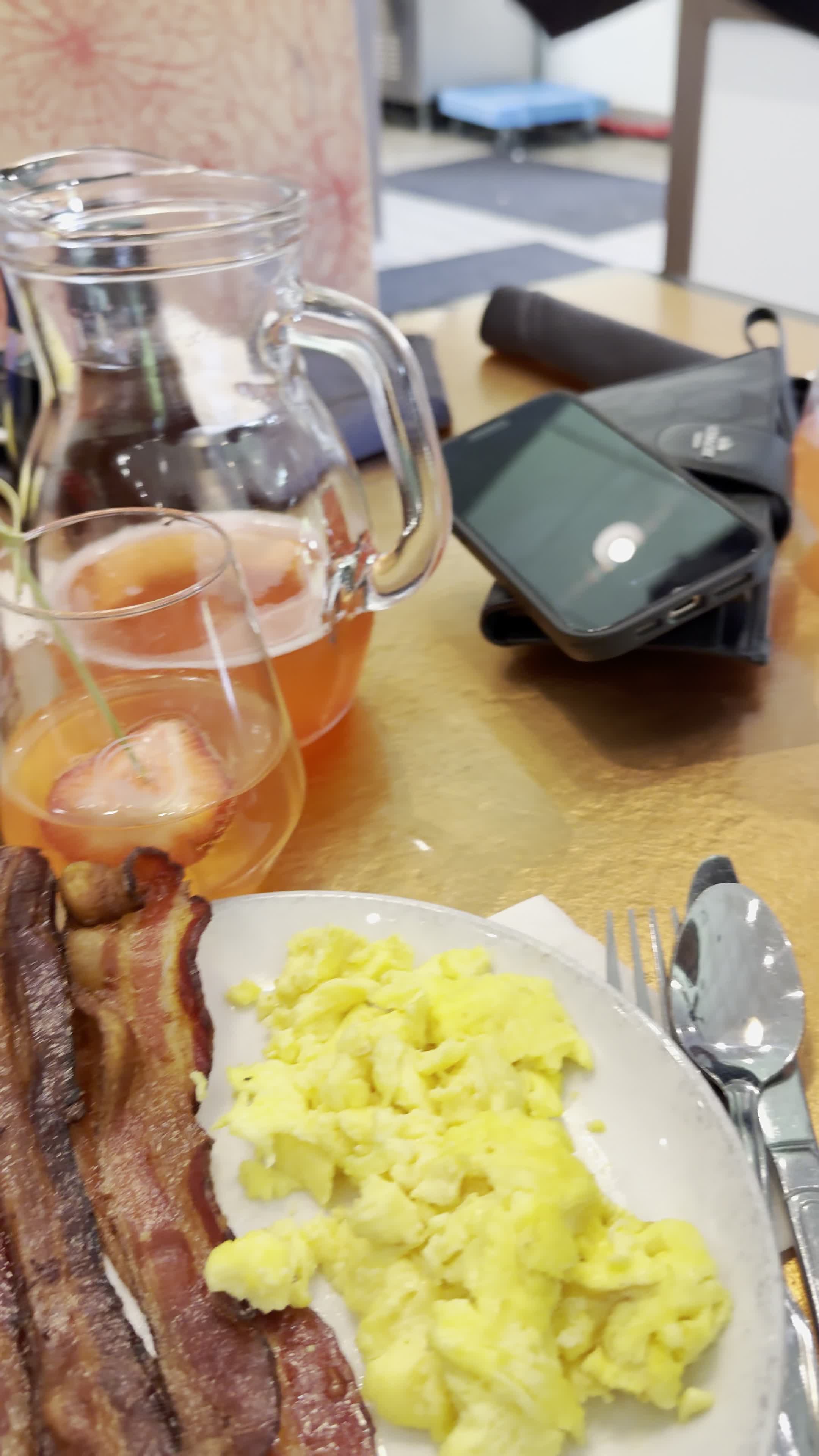 Another Broken Egg Cafe