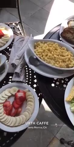 Video review of Urth Caffé