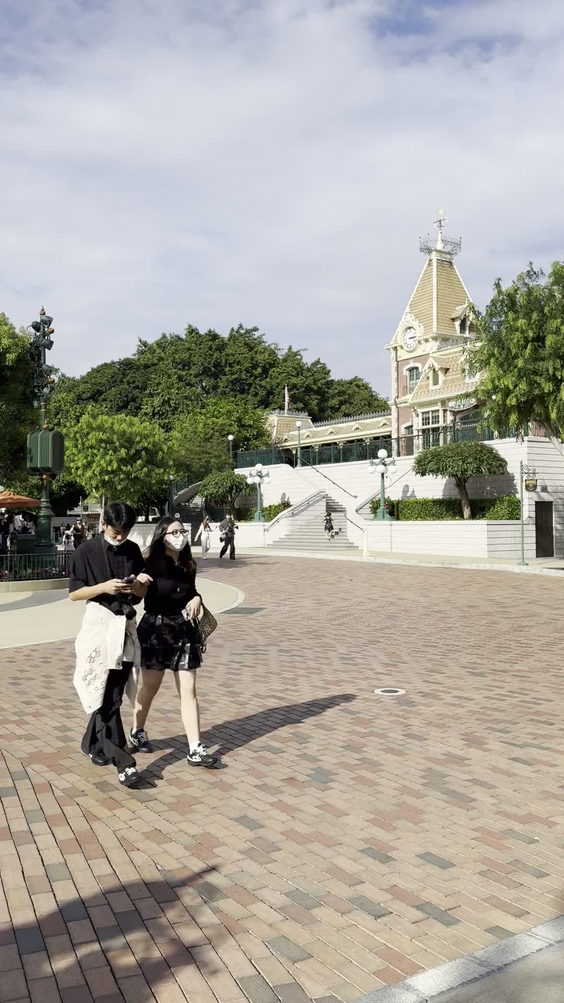 Hong Kong Disneyland (香港迪士尼樂園)