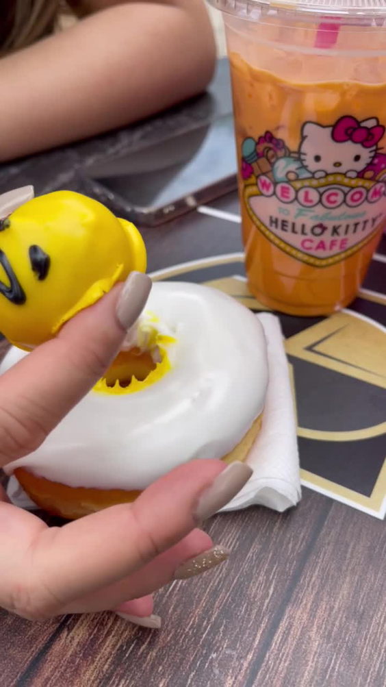 Hello Kitty Cafe