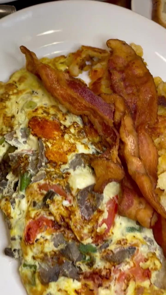 Niko's Grille