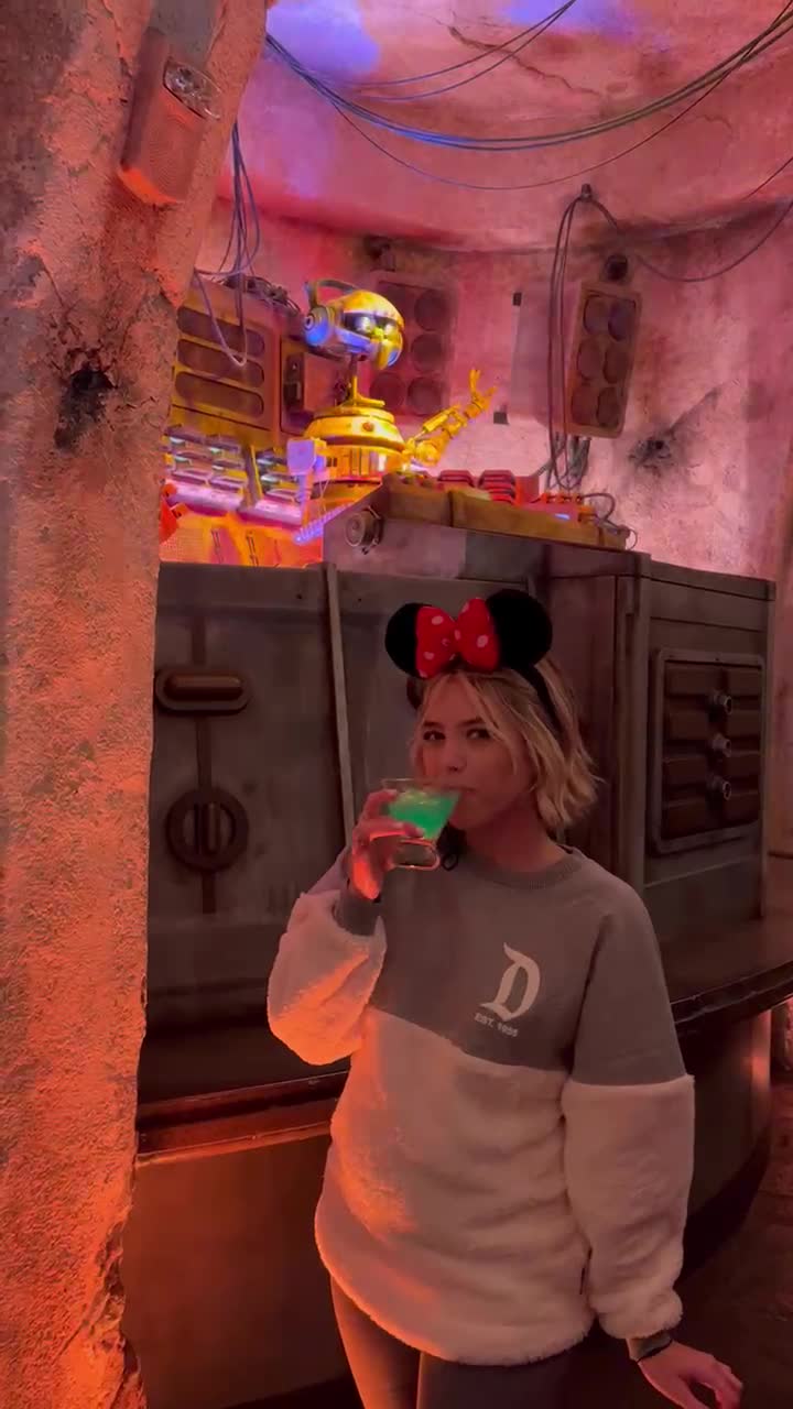 Oga's Cantina at the Disneyland Resort