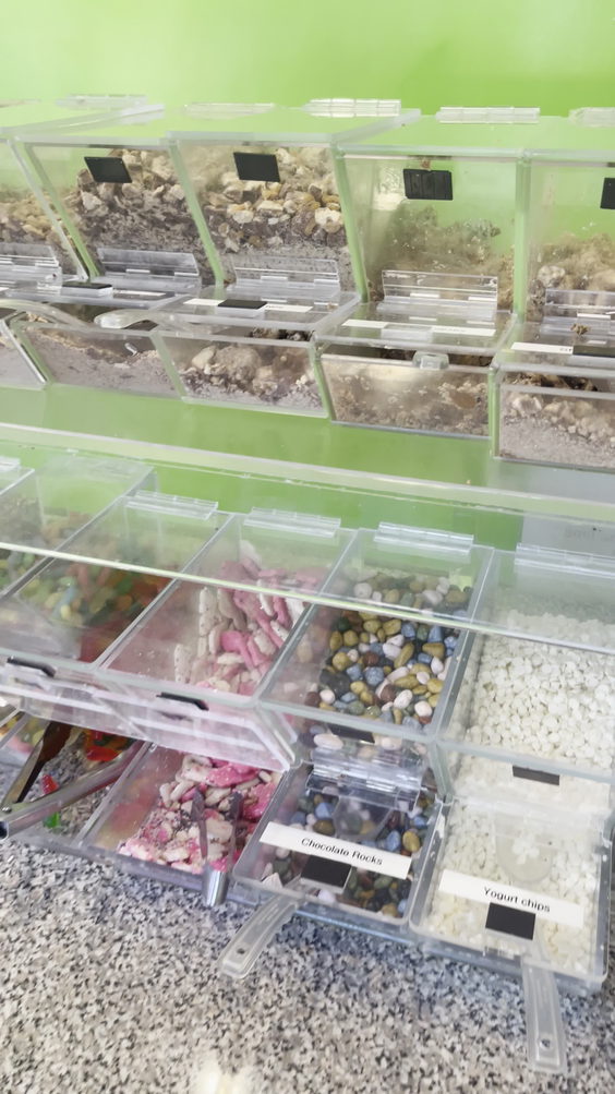YoFrutii Frozen Yogurt