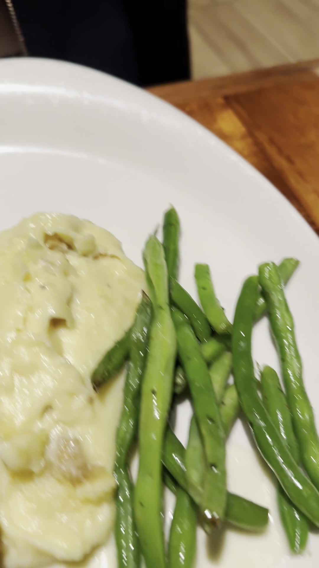 Leilani's on the Beach