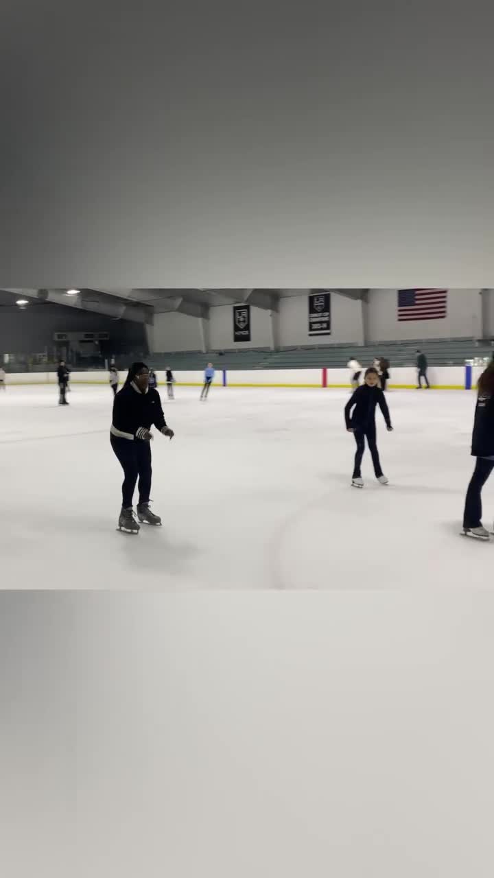 LA Kings Holiday Ice