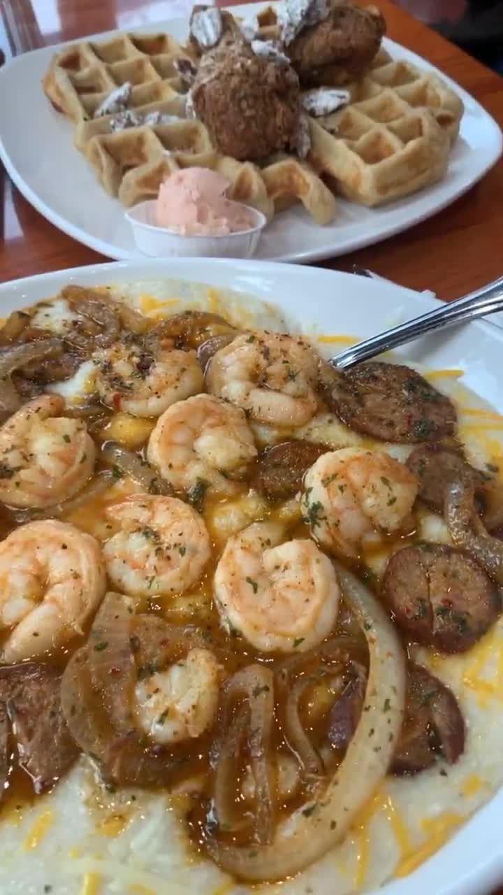 Dame's Chicken \u0026 Waffles