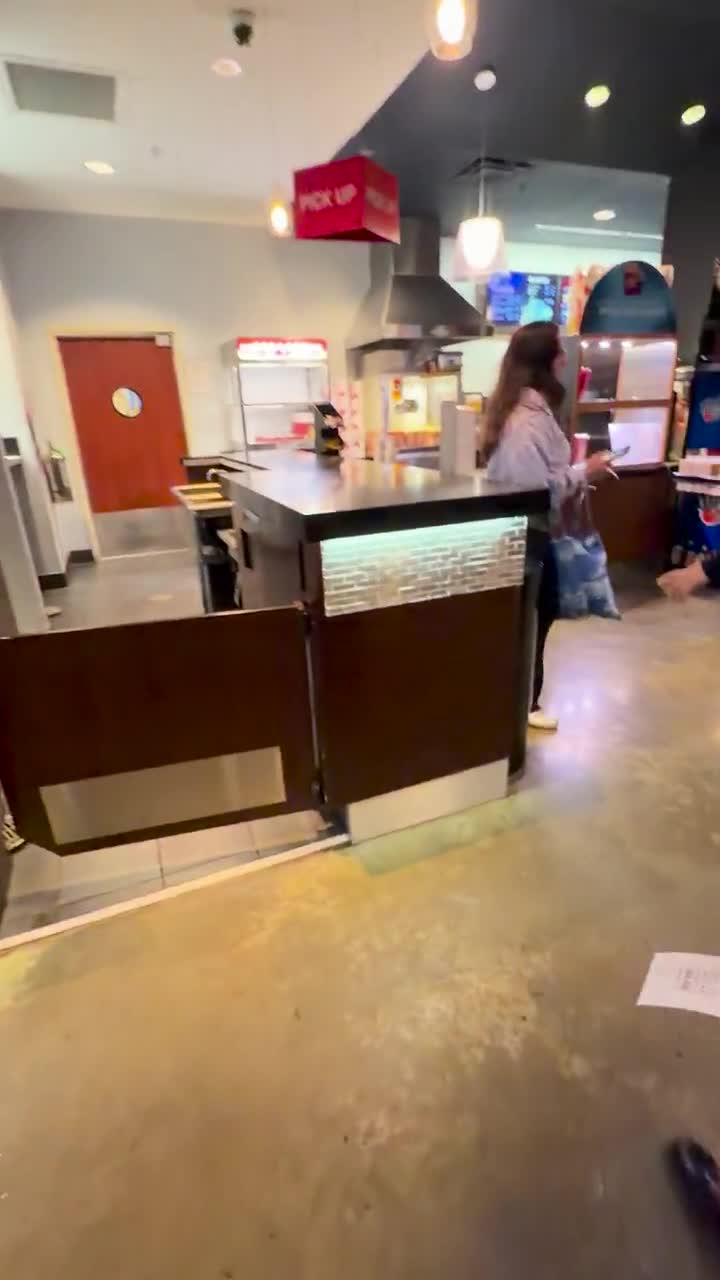 Video review of AMC River East 21