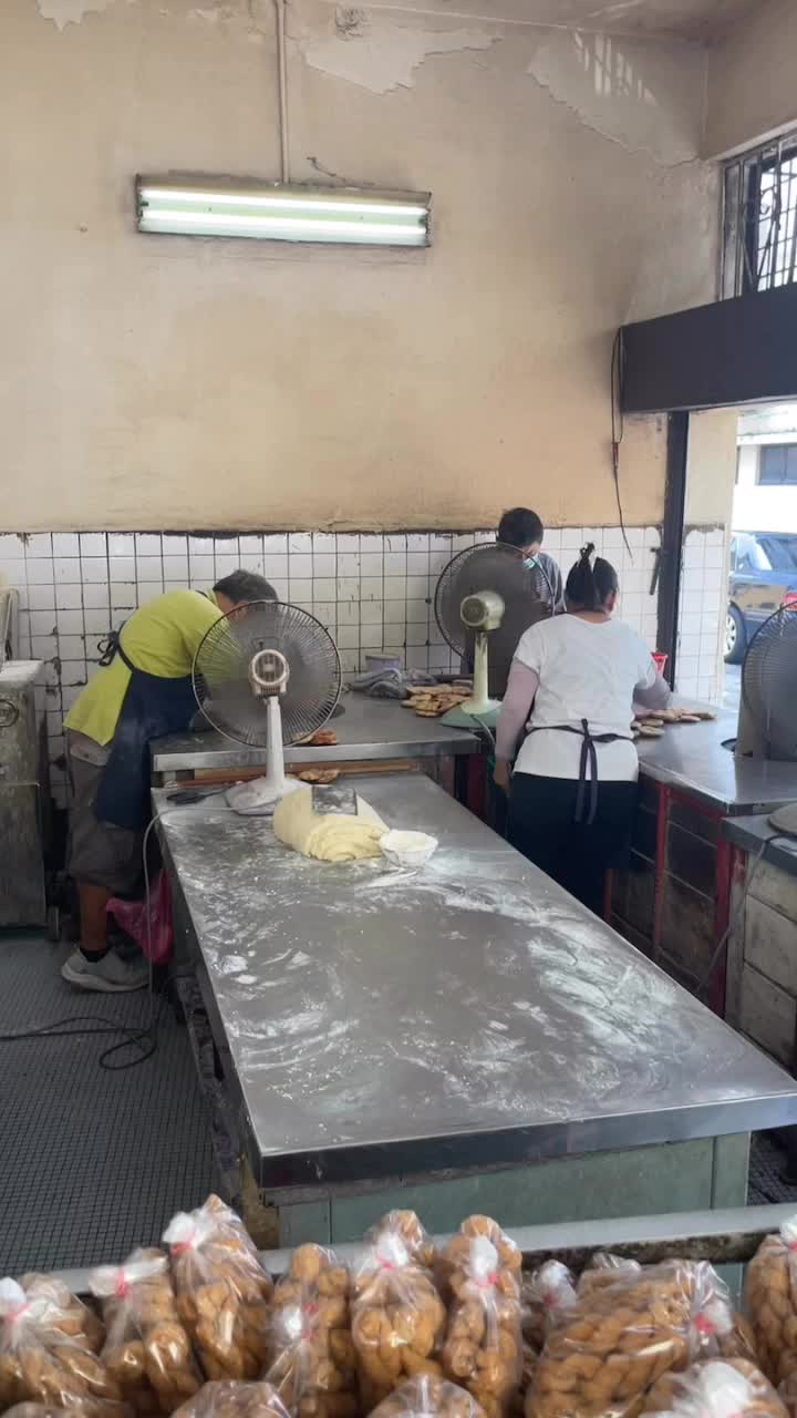 Video review of 曾家福州光饼 Cheong Cia Gong Pian