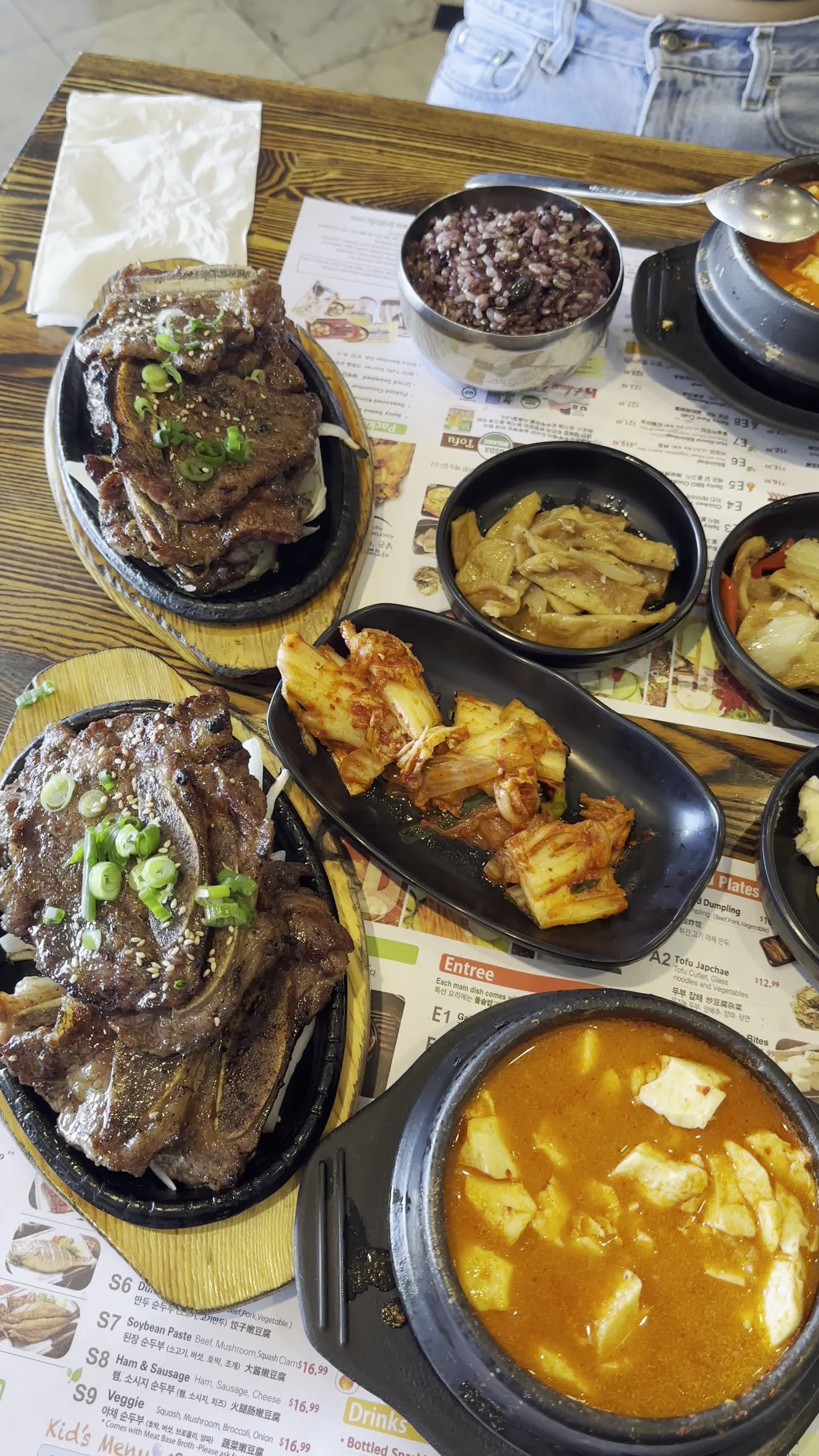 Video review of BCD Tofu House