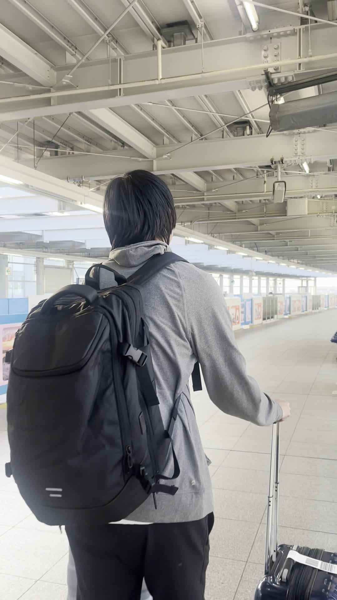 Haneda Airport Terminal 3 Station (MO08) (羽田空港第3ターミナル駅)