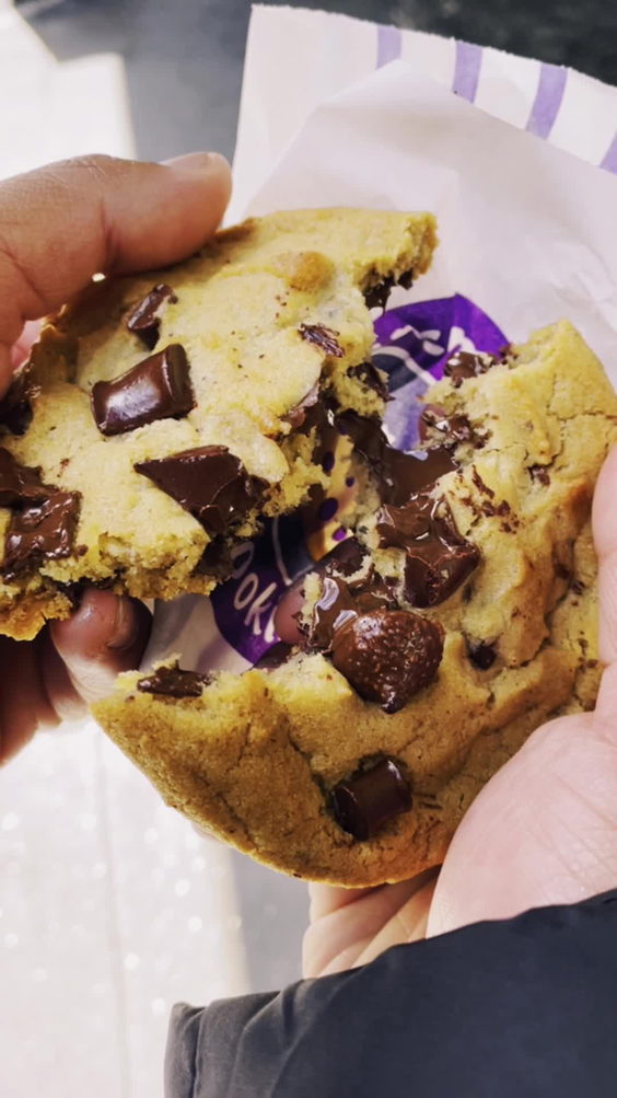 Insomnia Cookies
