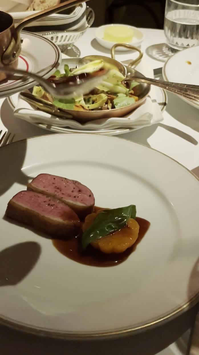 Video review of Le Coucou