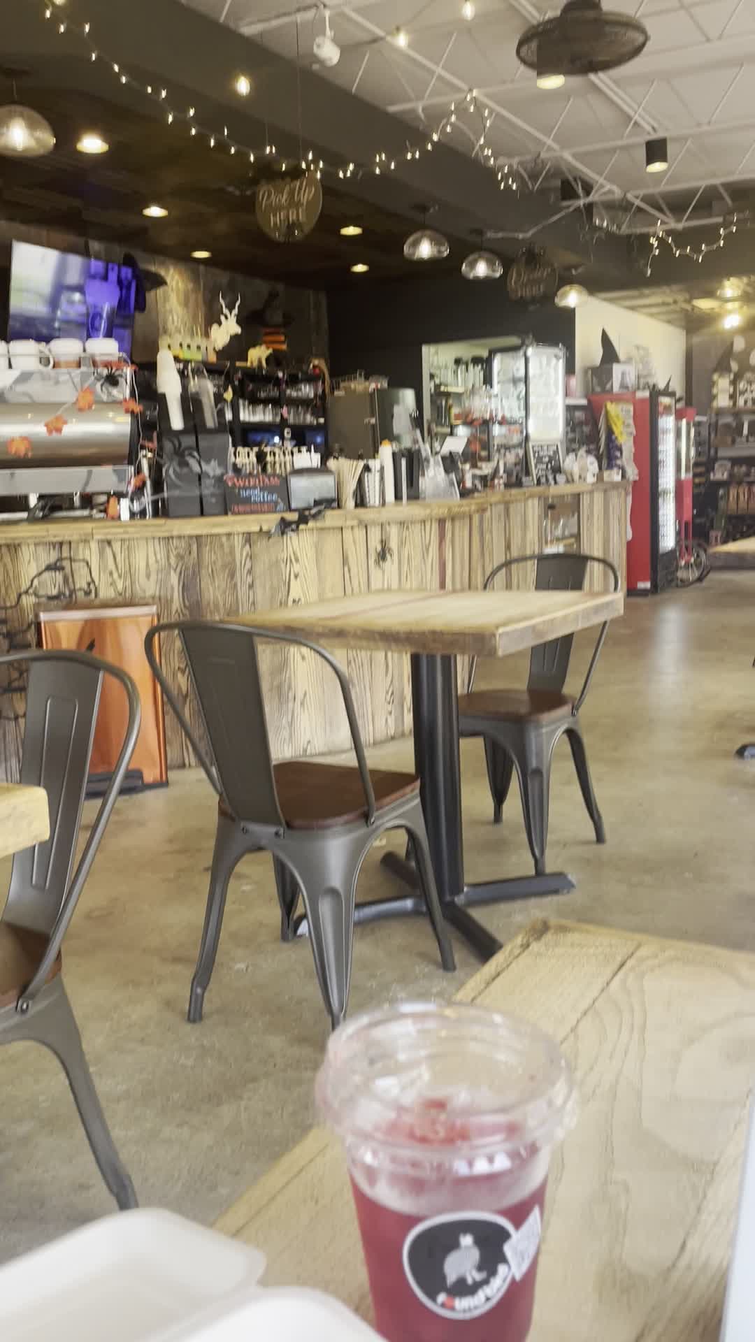 Round Bird Coffee Shop