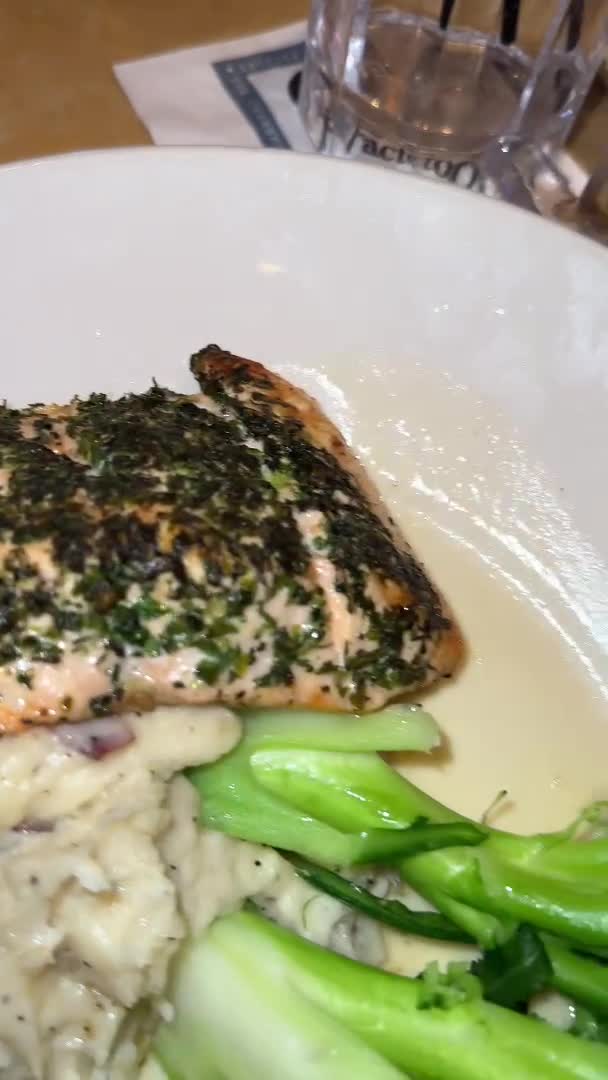 Video review of The Cheesecake Factory