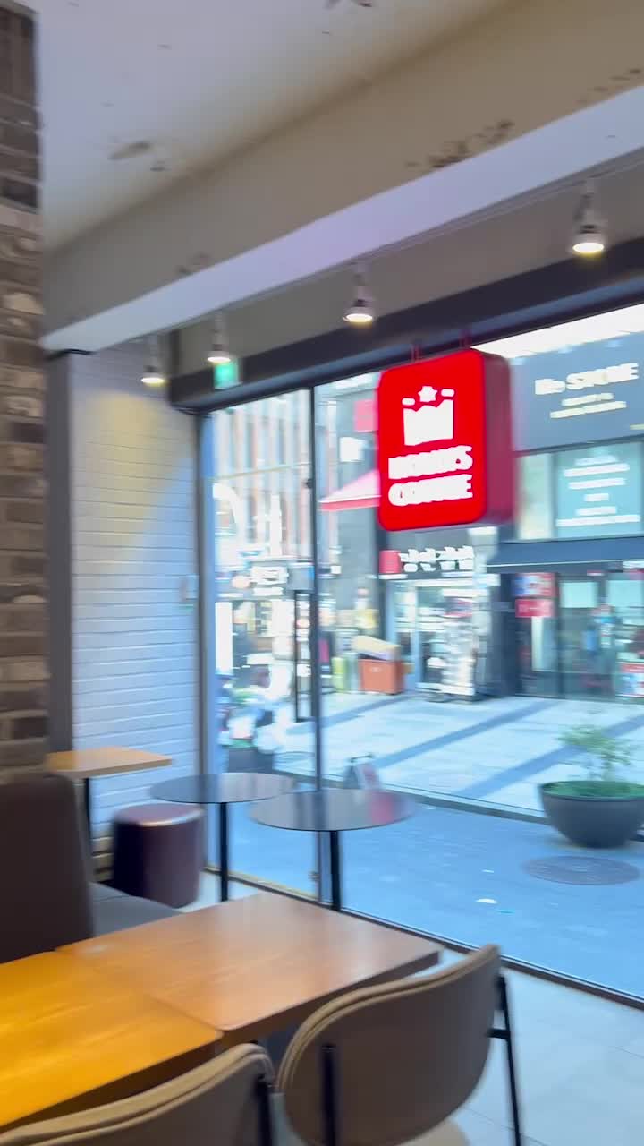 HOLLYS COFFEE