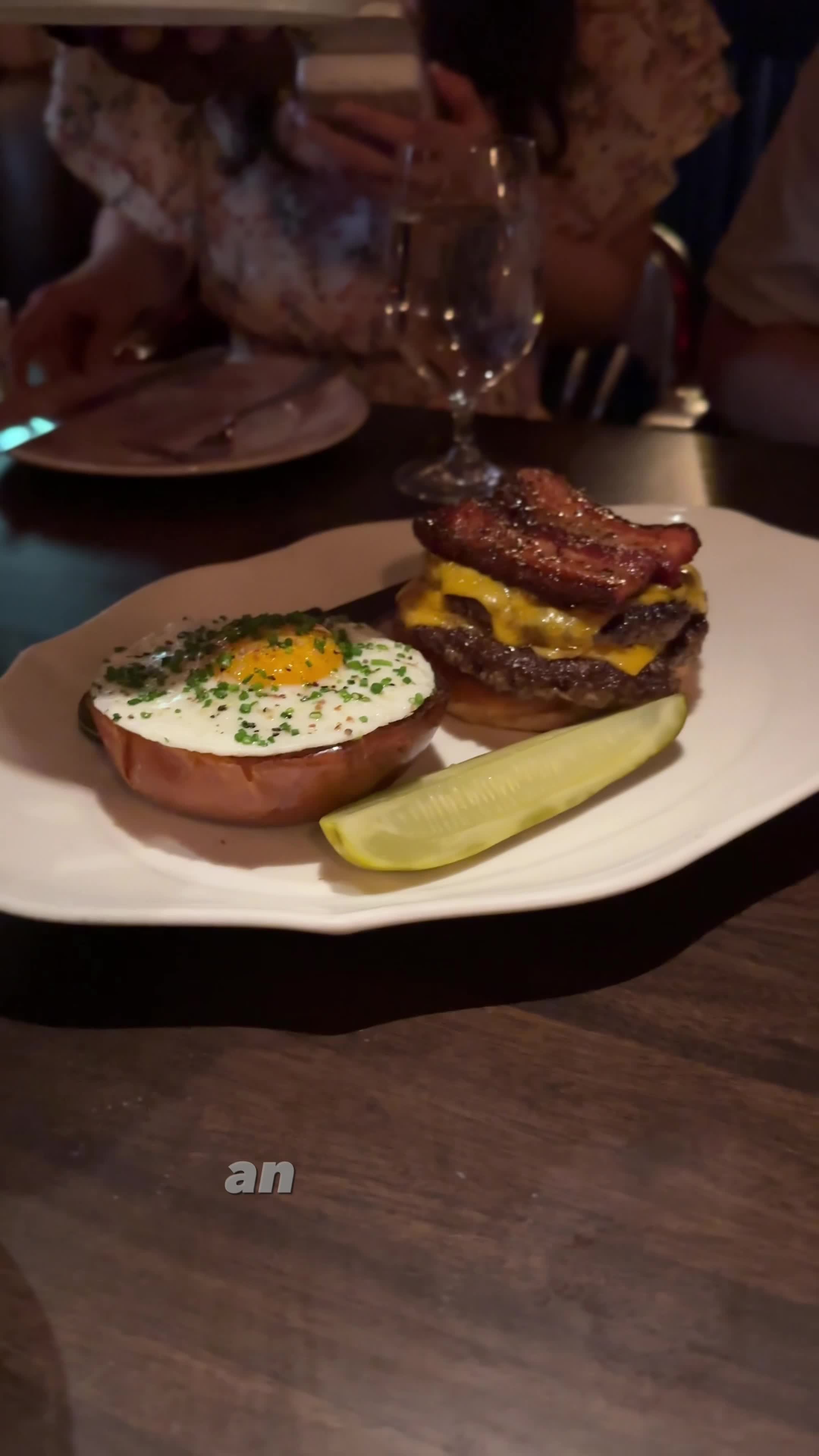 Video review of 4 Charles Prime Rib