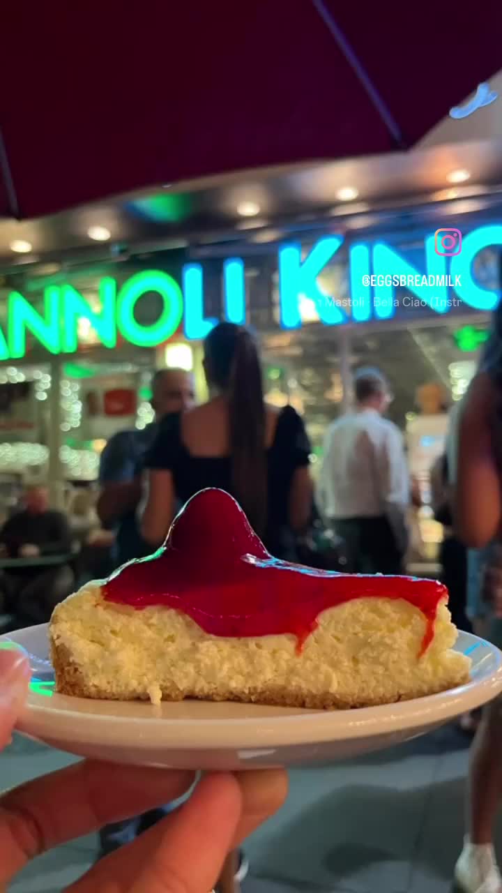 Video review of Cannoli King