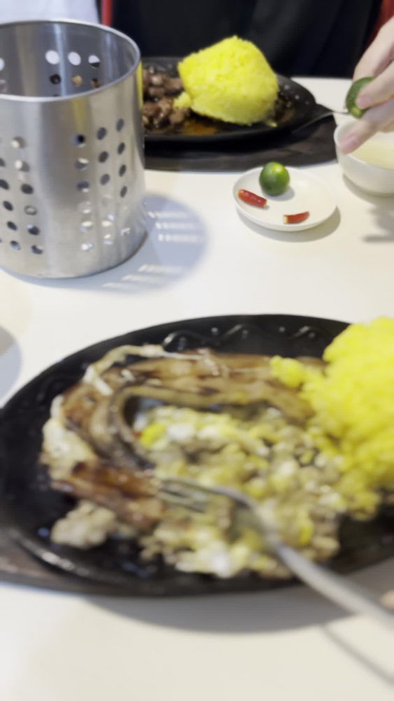 Amelito’s Sizzling House