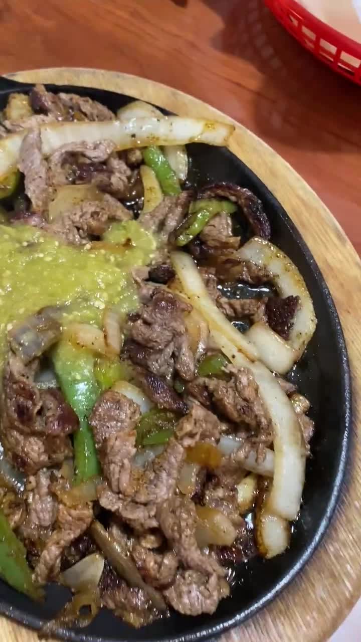 Video review of El Campesino