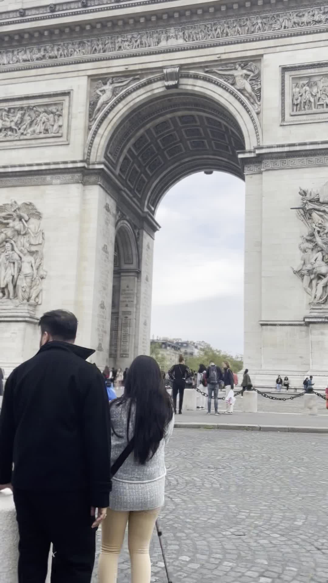 Video review of Arc de Triomphe (Arc de Triomphe de l'Étoile)