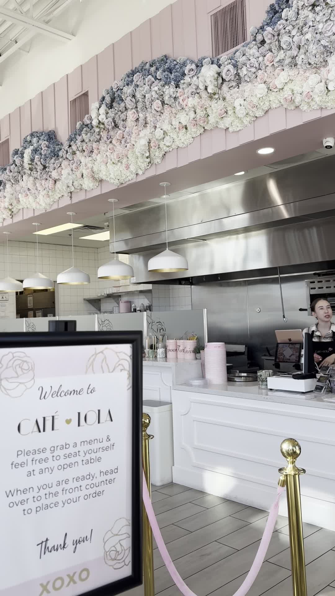 Cafe Lola