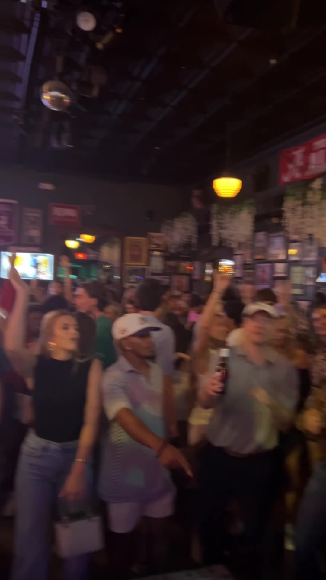 Video review of Smith's Olde Bar