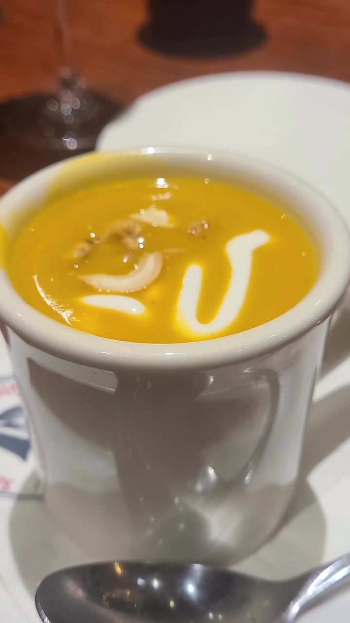 Video review of Zephyr Grill & Bar