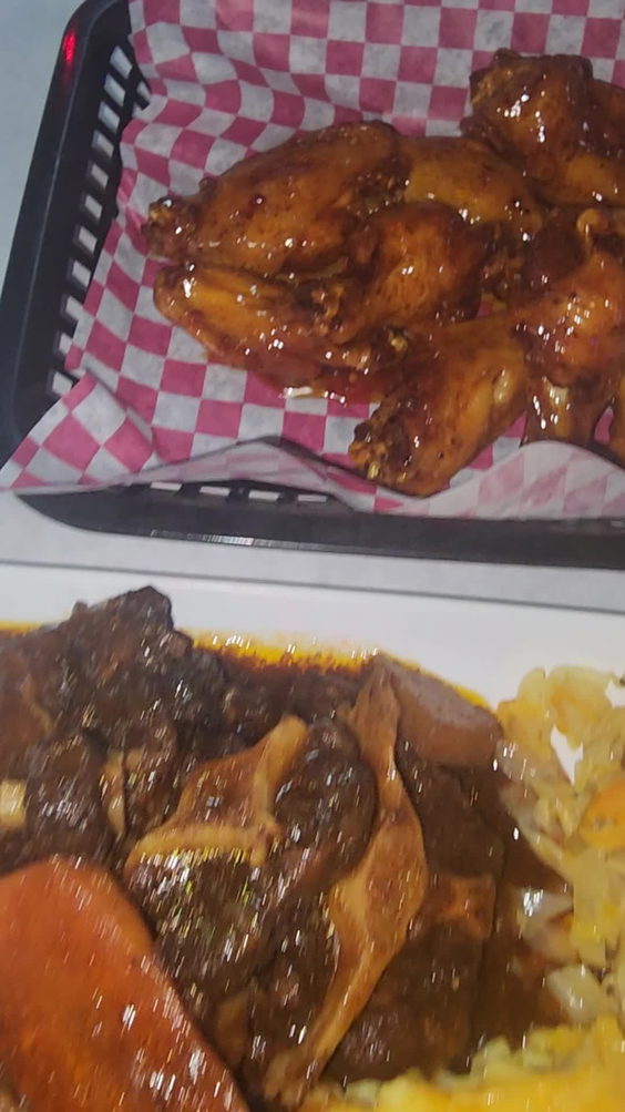 Island Flava Restaurant & Lounge