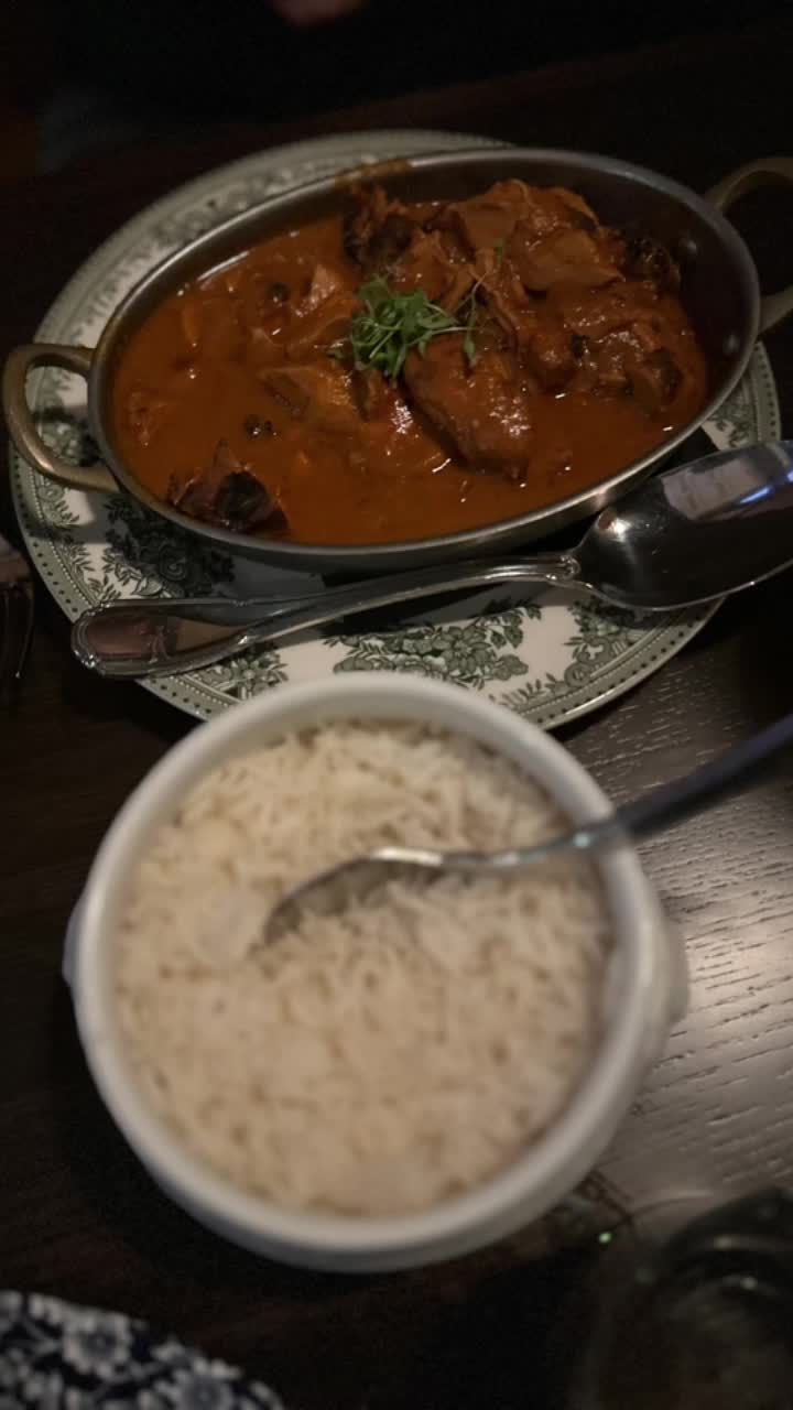 Monarch & Lion, A British Pub