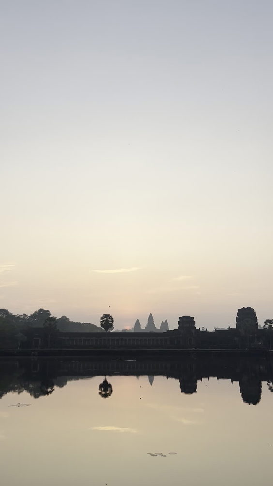 Angkor Wat (អង្គរវត្ត)