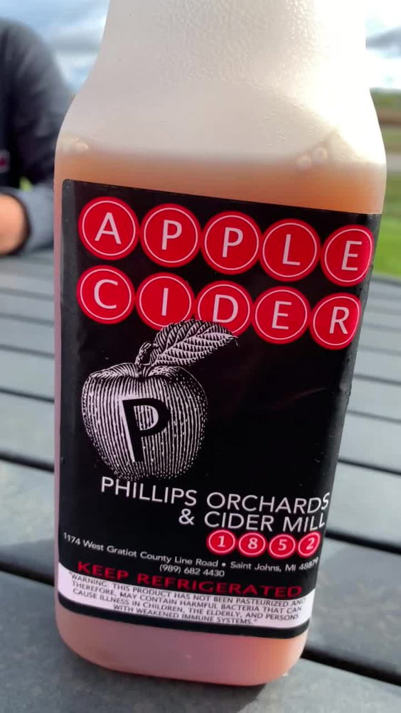 Phillips Orchards & Cider Mill Gatehouse Market