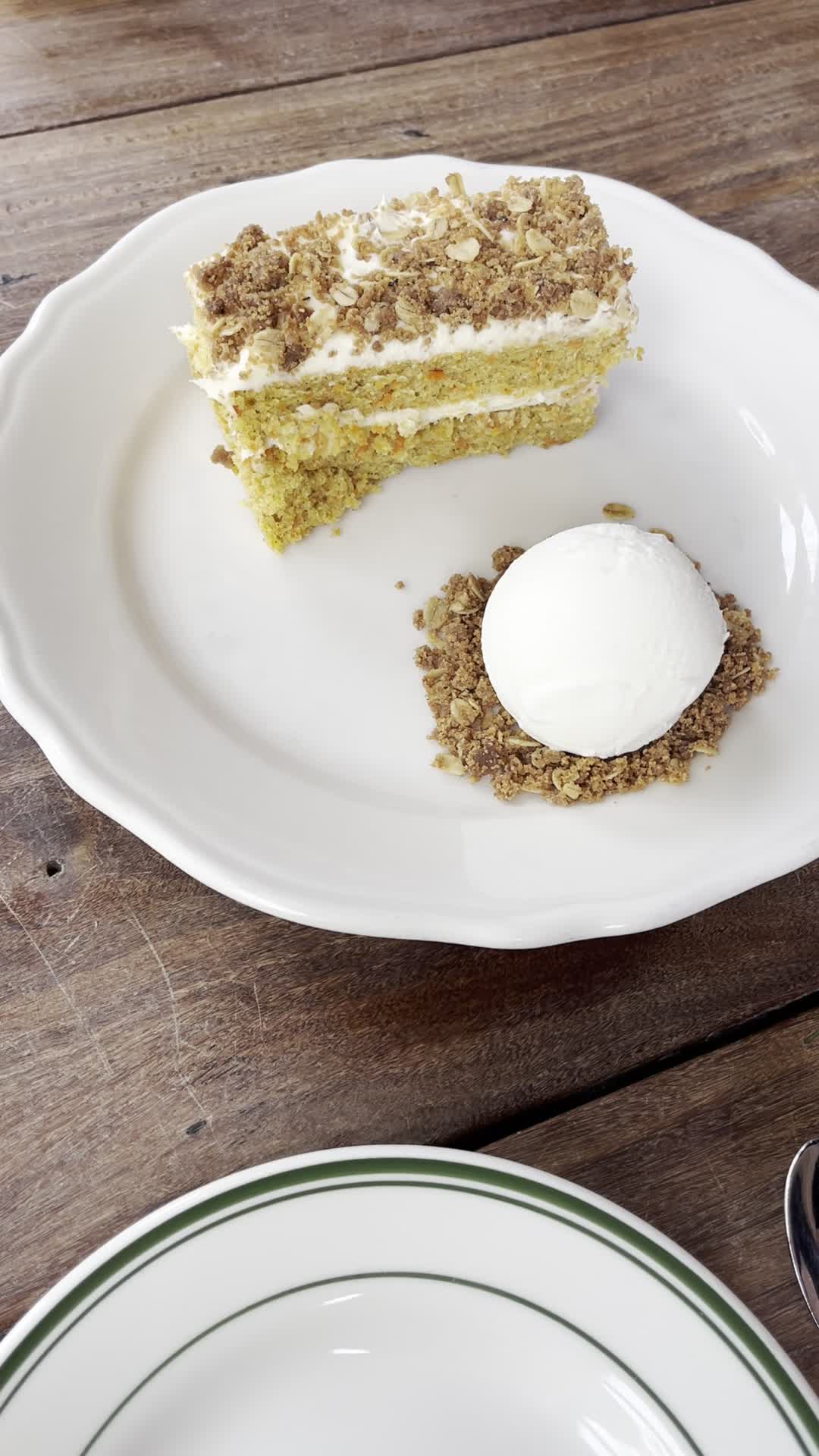 Video review of The Red Hen