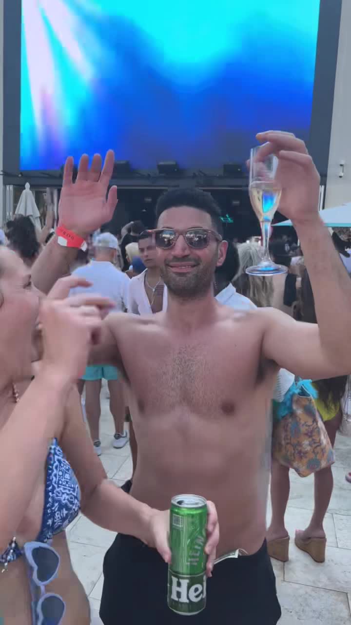 Daer Day Club